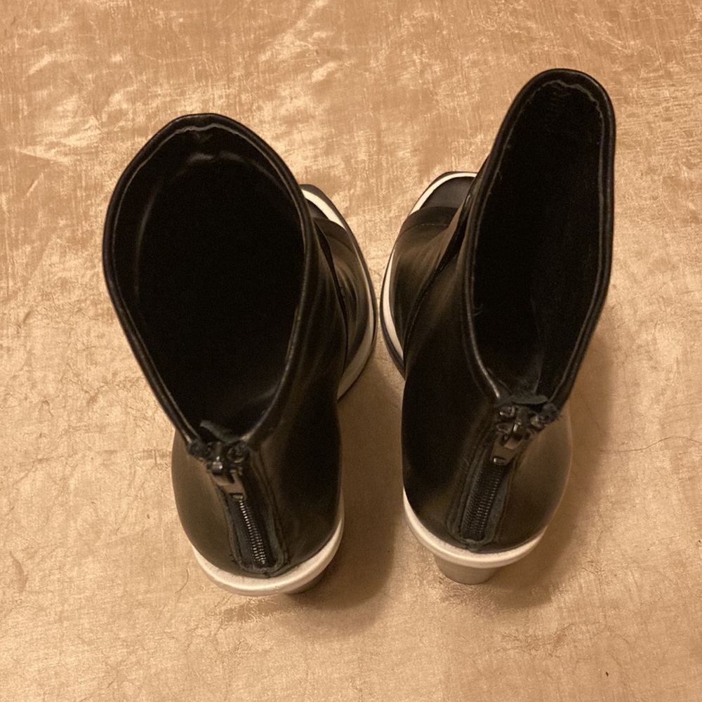 TopShop Premium Black Leather Heels - Picture 4 of 6